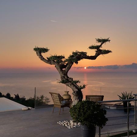 Golden July Luxury Villa Akrotiri  エクステリア 写真