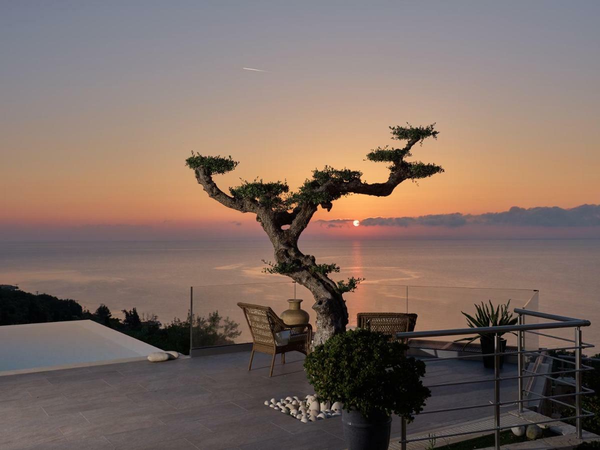 Golden July Luxury Villa Akrotiri  エクステリア 写真