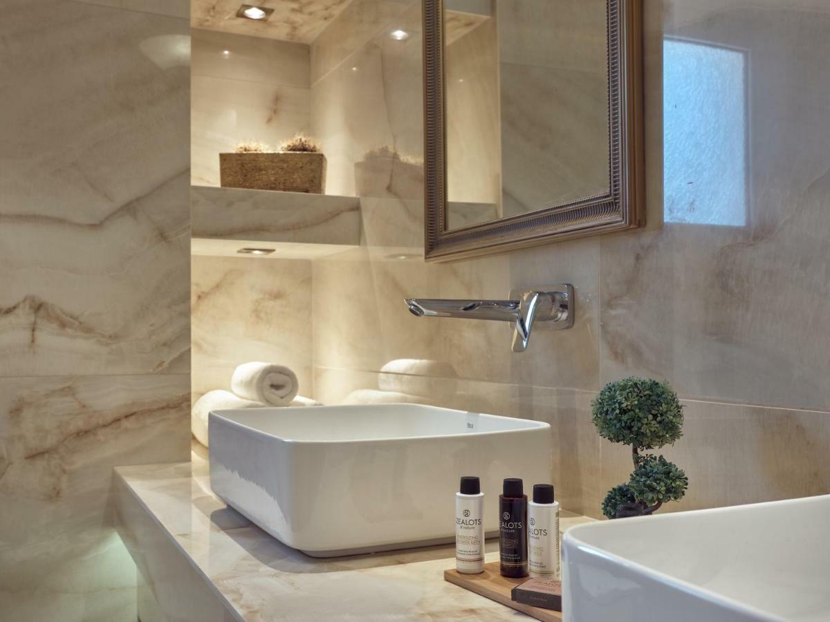 Golden July Luxury Villa Akrotiri  エクステリア 写真