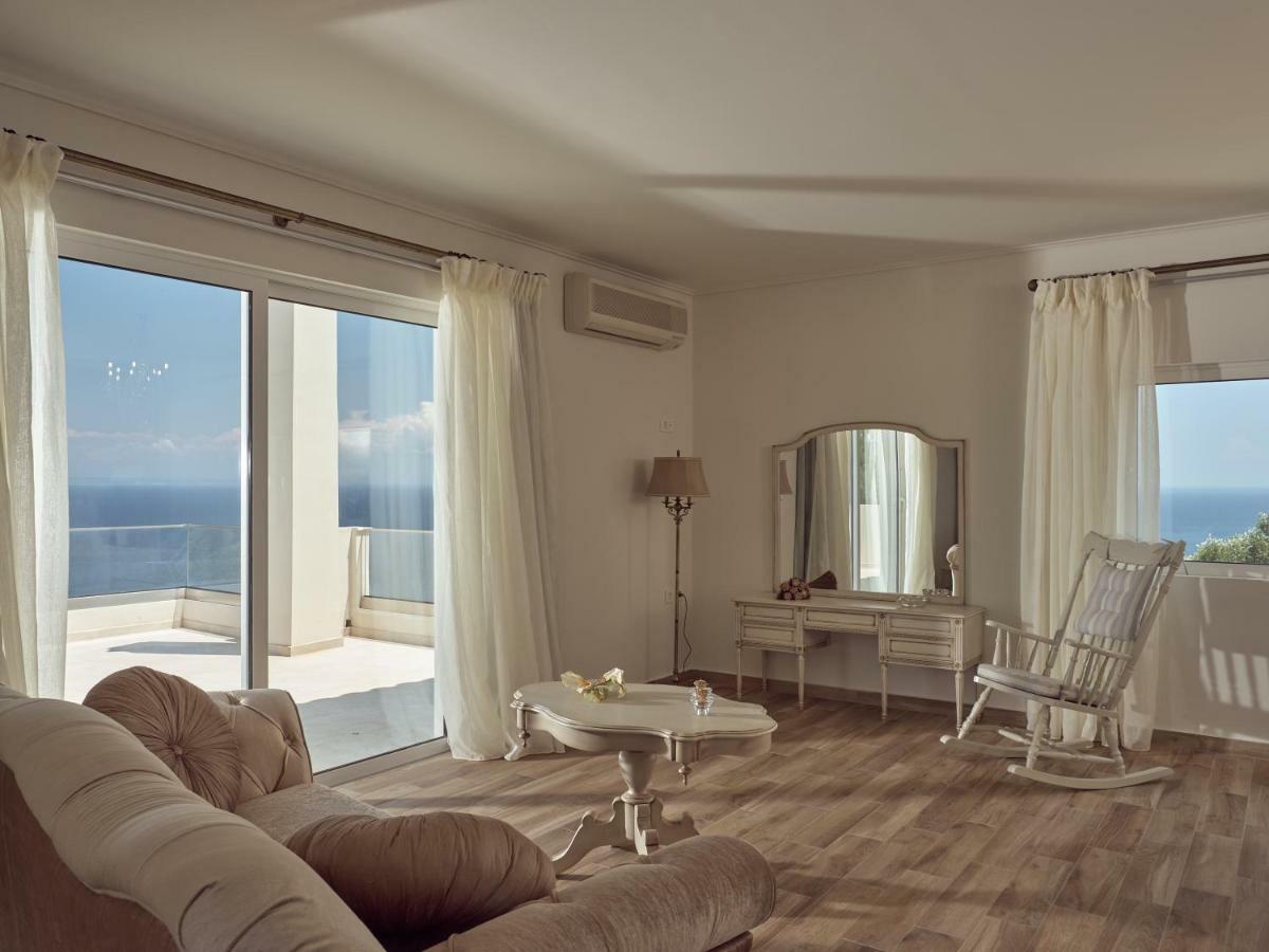 Golden July Luxury Villa Akrotiri  エクステリア 写真
