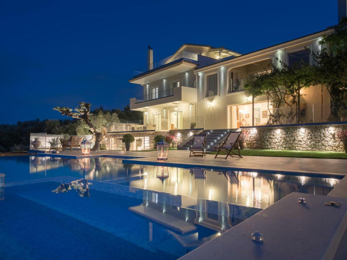 Golden July Luxury Villa Akrotiri  エクステリア 写真