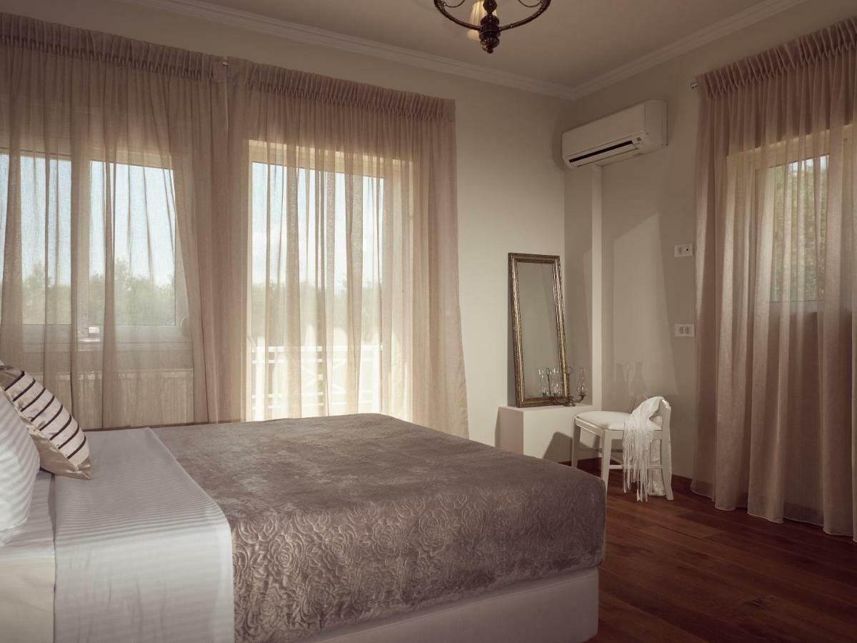 Golden July Luxury Villa Akrotiri  エクステリア 写真