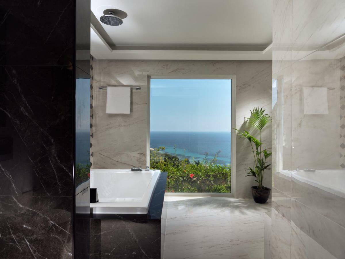 Golden July Luxury Villa Akrotiri  エクステリア 写真