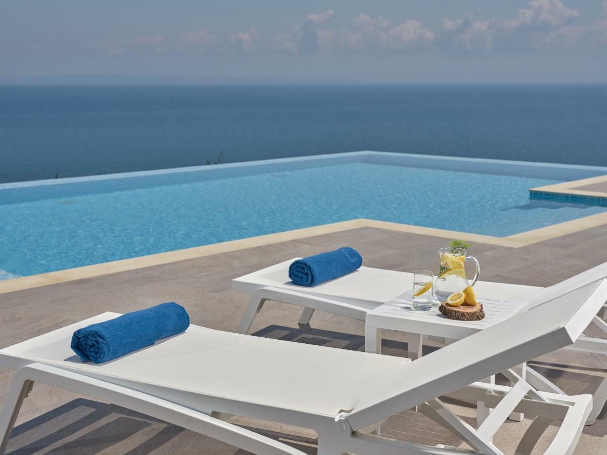 Golden July Luxury Villa Akrotiri  エクステリア 写真