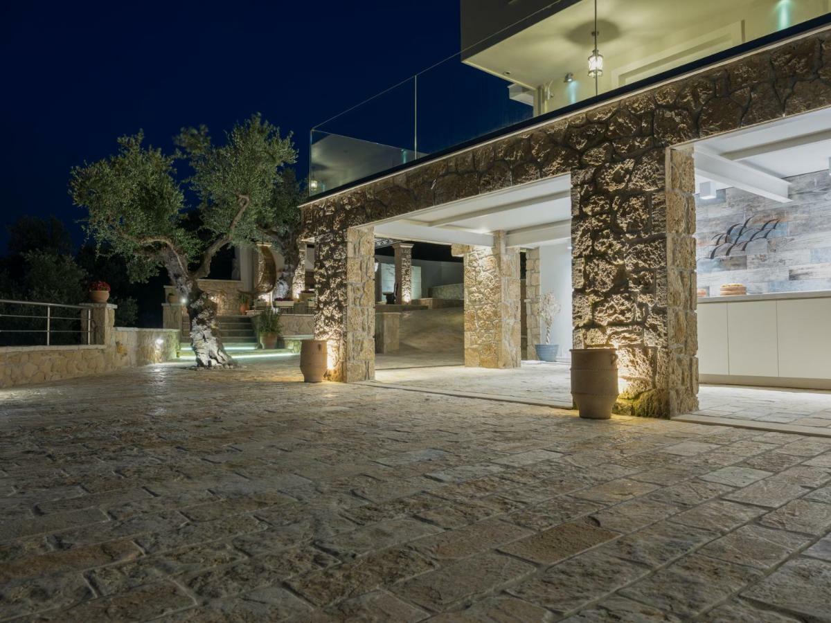 Golden July Luxury Villa Akrotiri  エクステリア 写真