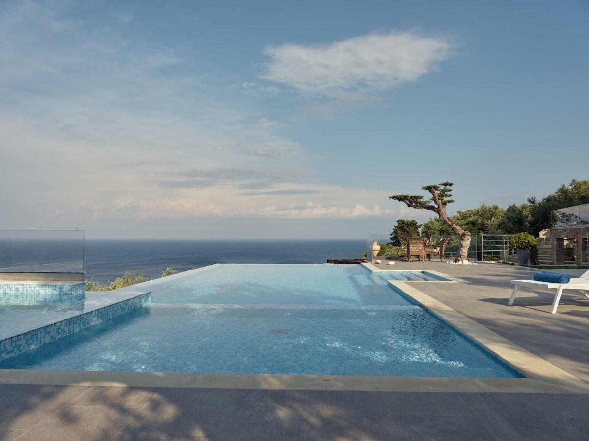 Golden July Luxury Villa Akrotiri  エクステリア 写真