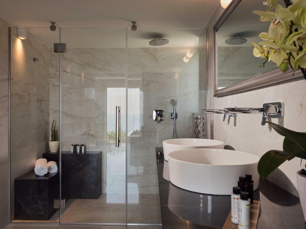 Golden July Luxury Villa Akrotiri  エクステリア 写真