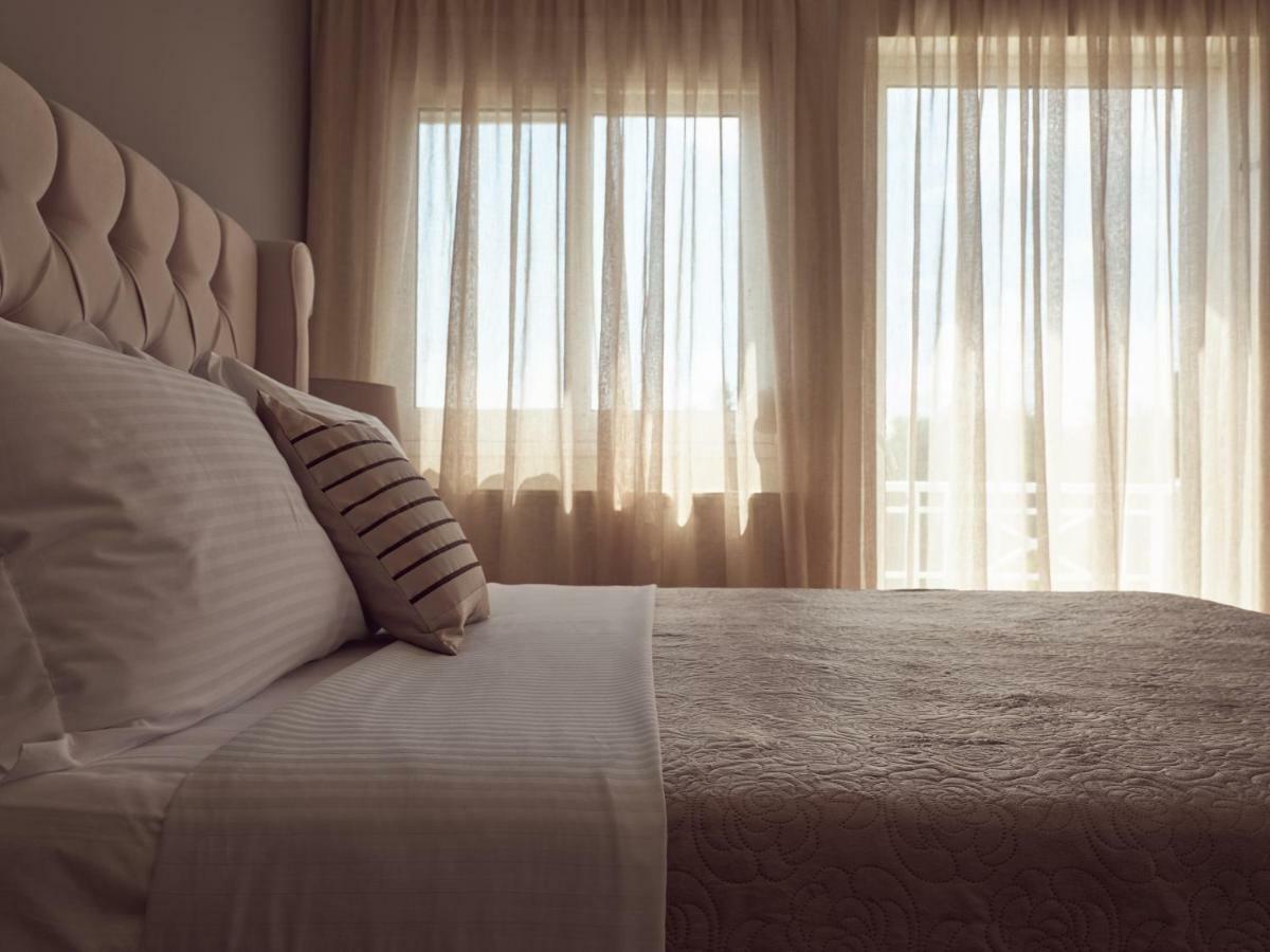 Golden July Luxury Villa Akrotiri  エクステリア 写真