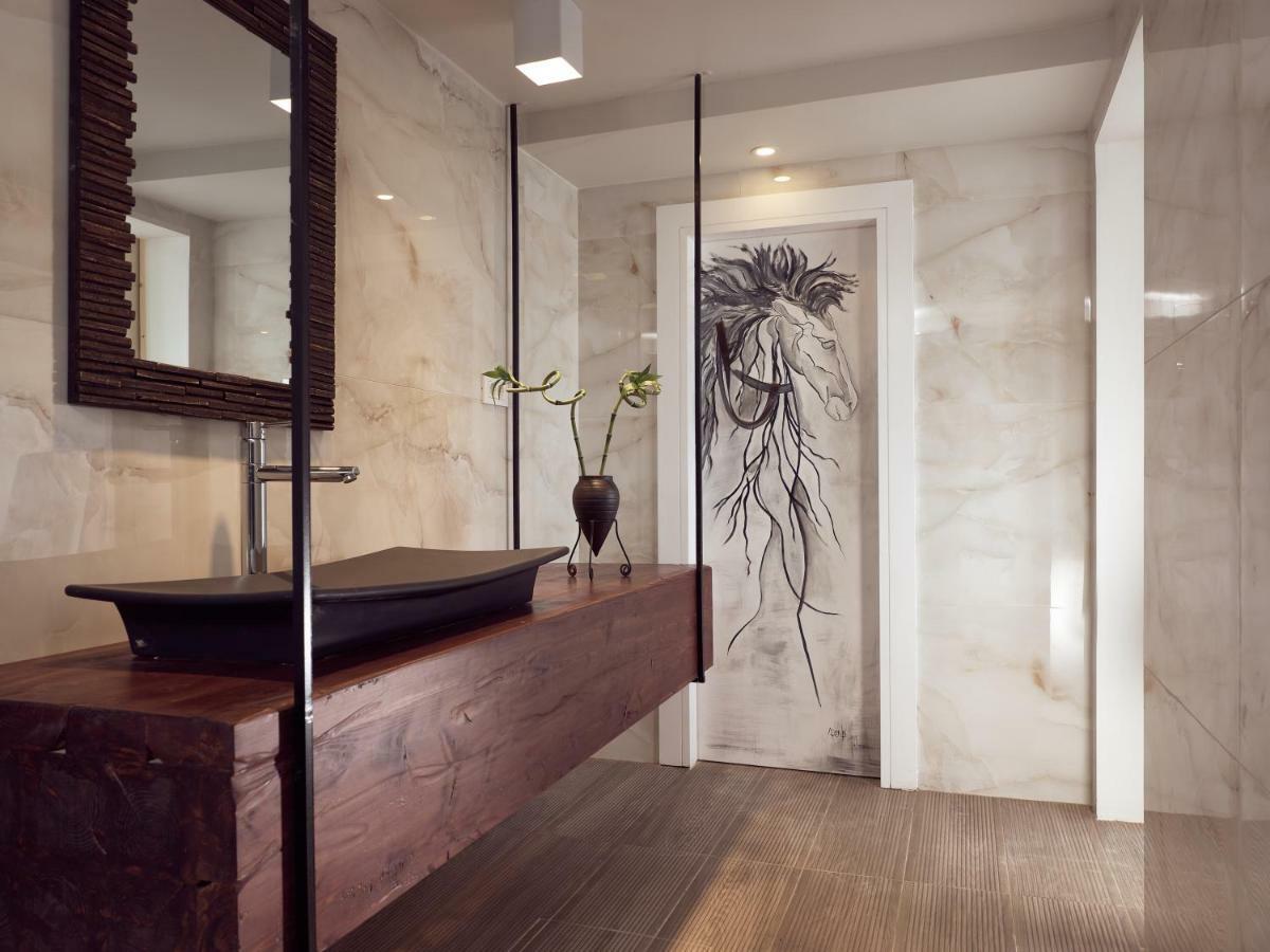 Golden July Luxury Villa Akrotiri  エクステリア 写真