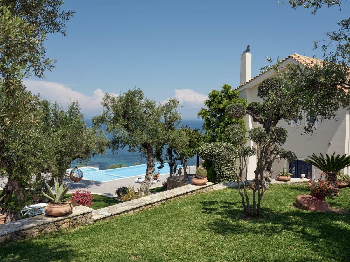 Golden July Luxury Villa Akrotiri  エクステリア 写真